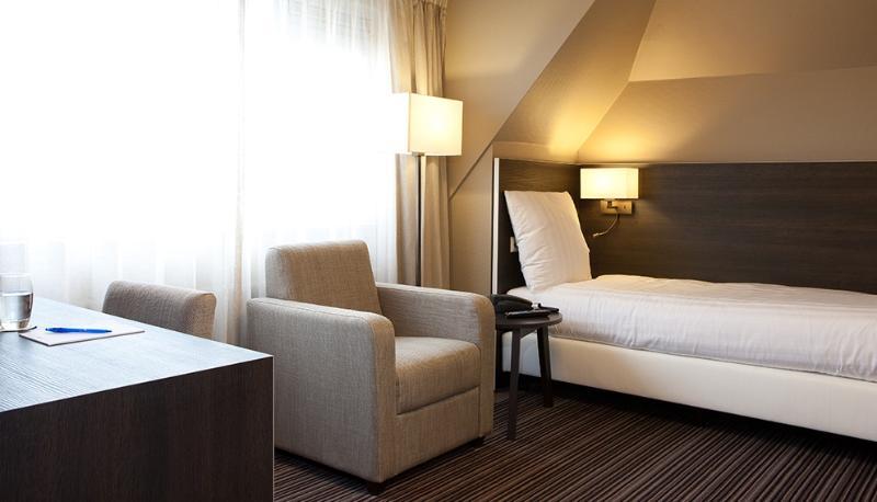 Fletcher Hotel-Restaurant Het Witte Huis Soest Esterno foto